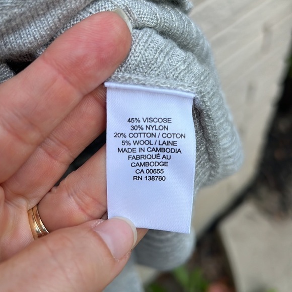 Camber & Grace Asymmetrical Long Length Grey Swearer XS - Picture 6 of 8